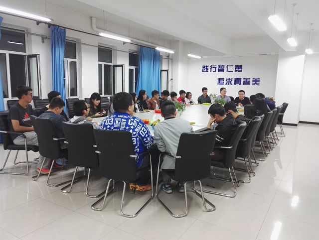 骨干班群策群力  献计如何创办好一场活动——完满教育学生骨干培养计划第三期培训班开展主题讨论会
