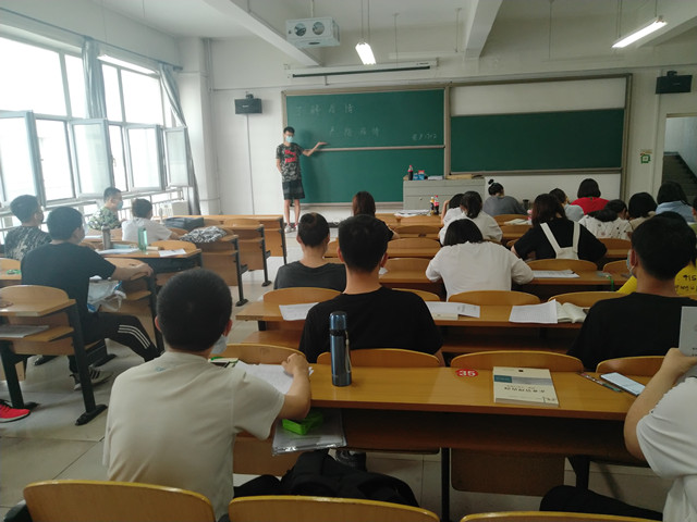 【主题团日】扬起青春的风帆 我们就此远航——经济与管理学院主题团日活动纪实（十七）