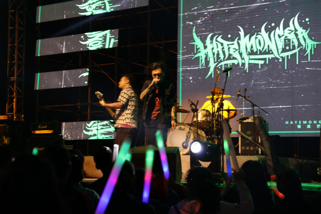 【音乐节·无边】摇滚——一个任性的孩子——恨透芒果乐队表演有感