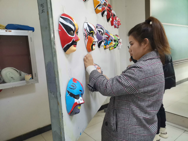 【社团巡礼节】“传媒杯”原创脸谱大赛 探寻国粹文化