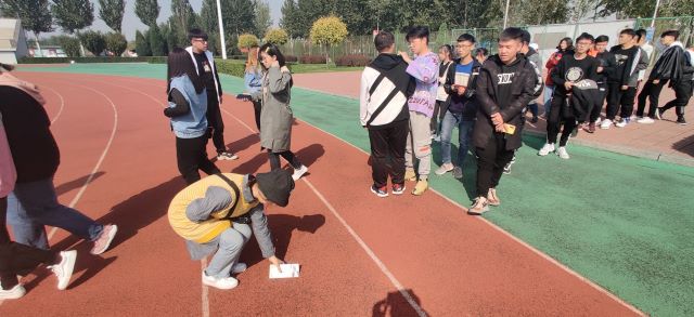 【完满班级】保护环境 受益你我校园清理垃圾活动——艺术传媒学院环设1903班举办完满活动