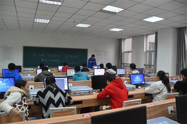 【学长计划】第387期:信息工程系IT特训营之视频剪辑技术大讲堂