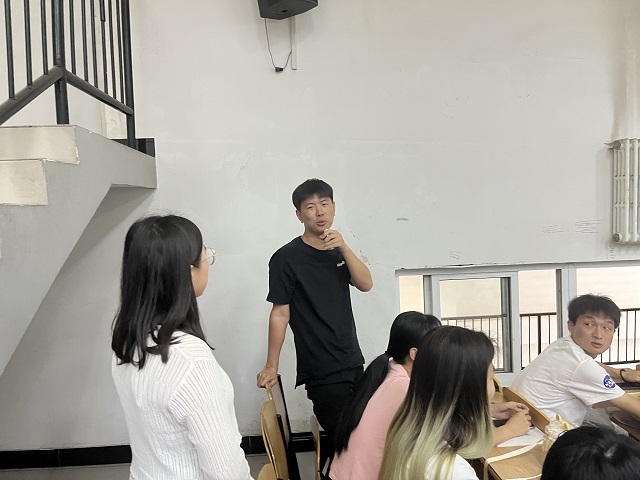 【辅导员说完满】我见青山应如是——大数据学院、信息工程学院2022级辅导员说完满活动