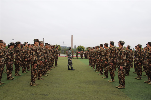 萍水相逢却留恋 细细数来只几天——大数据学院、信息工程学院“最美教官”