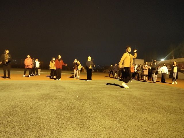 【完满班级】畅想青春舞动校园——艺术传媒学院2018级视觉传达专业视觉2005班“疫”