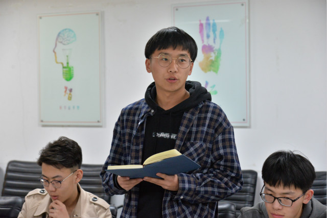我校“点亮完满”调研实践团保险扶贫寒假社会实践活动顺利开展