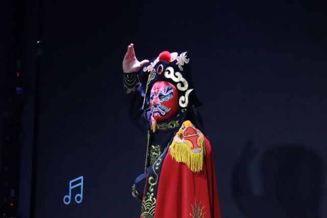 【辅导员说完满】花YOUNG忆韶华 迎完满之路——经济与管理学院2021级辅导员说完满活动