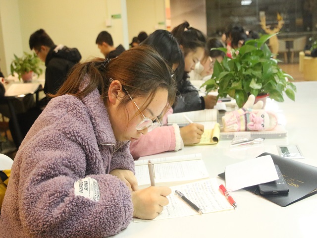 【前行】以青春活力点亮晨起之光