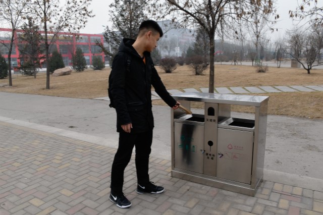 【完满班级】区域出征 垃圾不剩——经济管理系区域1701班举办“绿色环保 你我同行”活动