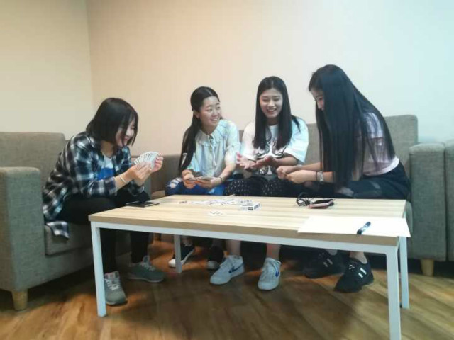 【完满班级】桌子上的战争——艺术传媒学院产品1601、服装1601班举办棋牌比赛
