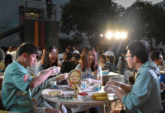 【书院传真】尽享别样生日 共览夜市烟火——“燃情青春•书院夜市”5月书院师生集体生日会超燃来袭