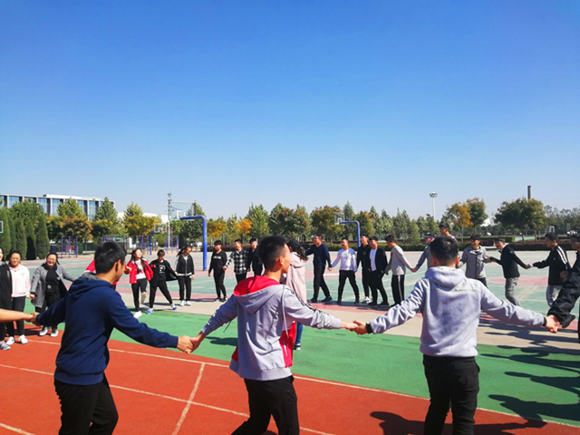 【完满班级】 微笑着 去唱青春的歌谣——软件工程1804班“致青春 不负韶华不负己”完满班级活动