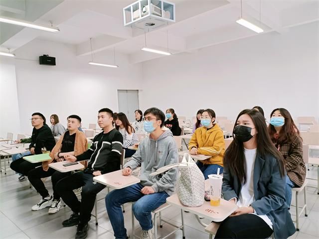 【完满班级】学党史 守初心——艺术传媒学院2018级视觉1804班“党史教育 心得体会” 党史交流会