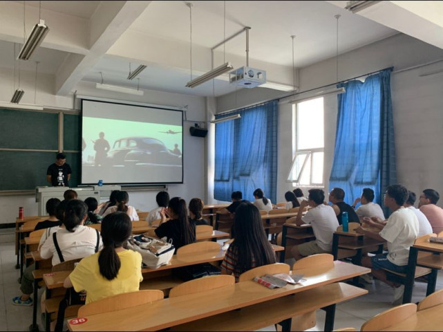 【完满班级】筑梦青春 境遇经管新常态——经济与管理学院九月完满班级活动纪实（一）