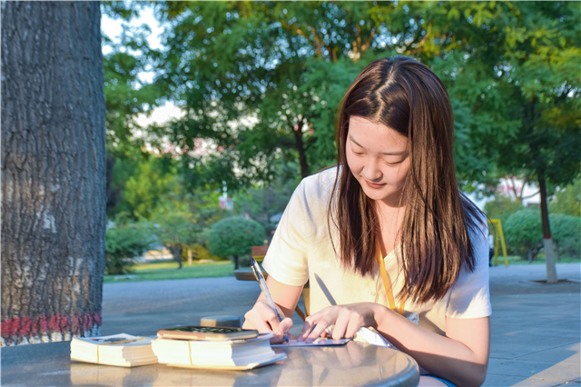 【毕业季】温情毕业季 情系明信片——大数据学院、信息工程学院“青春不散”记忆明信片活动