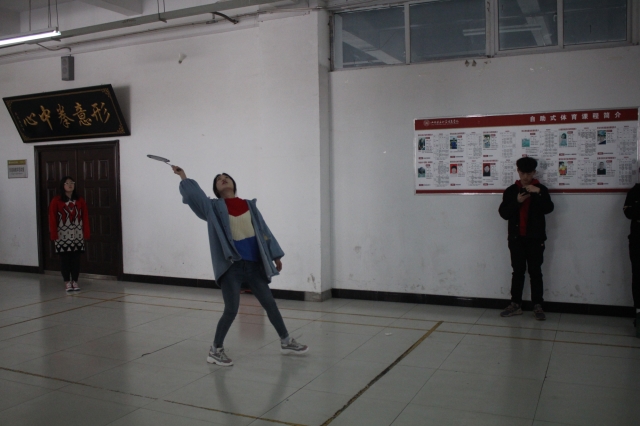 一拍在手 天下我有——淬炼商学院第五届“淬炼杯”羽毛球比赛