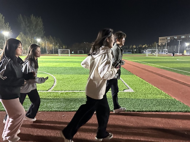 【完满团支部】正值少年时 夜奔青春季——食品与环境学院食安2301班完满团支部活动