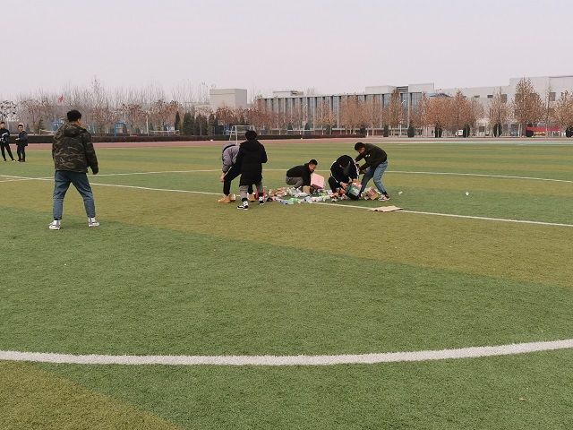 【完满班级】废旧瓶子的创意——食品与环境学院园林1902班完满班级