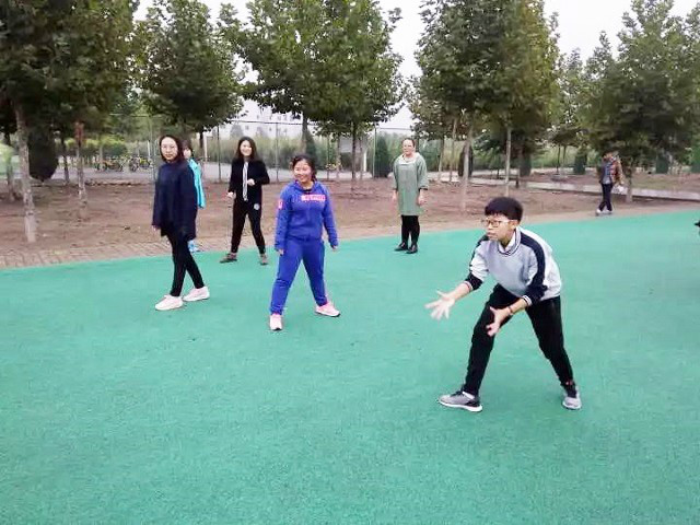 【完满班级】秋风中的精彩青春——淬炼商学院“体”味青春完满班级主题活动（十六）