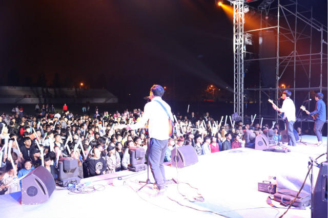 【音乐节】火一般的青春 与摇滚灵魂共震——“2017 无边”第五届校园摇滚音乐节无边舞台专场感想