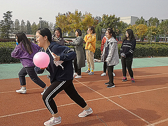 【完满班级】趣味体育展现精彩人生——淬炼商学院十月完满班级主题活动（六十）