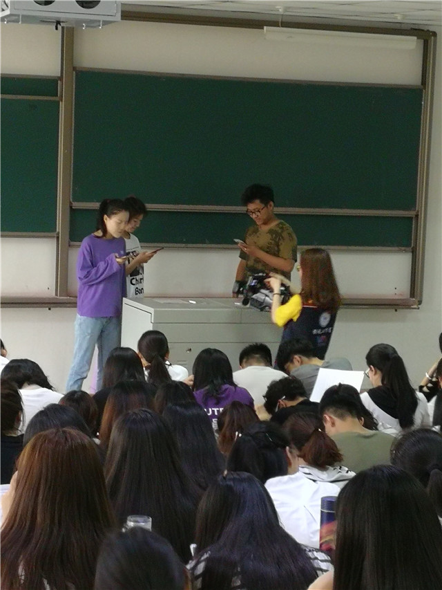 【完满班级】戏剧梦——我为戏剧节打CALL——淬炼商学院五月完满班级主题活动（二十四）