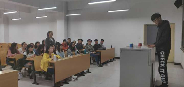 【完满班级】笑靥如花恰少年 岁月悠长正芳华——经济与管理学院九月完满班级活动纪实(二)