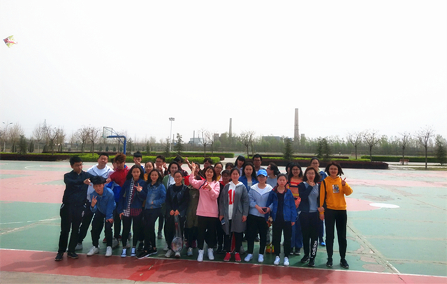 【完满班级】纸鸢蹁跹呈幻景 和风丽日扬飞燕——信工系数媒1701班举办完满班级活动