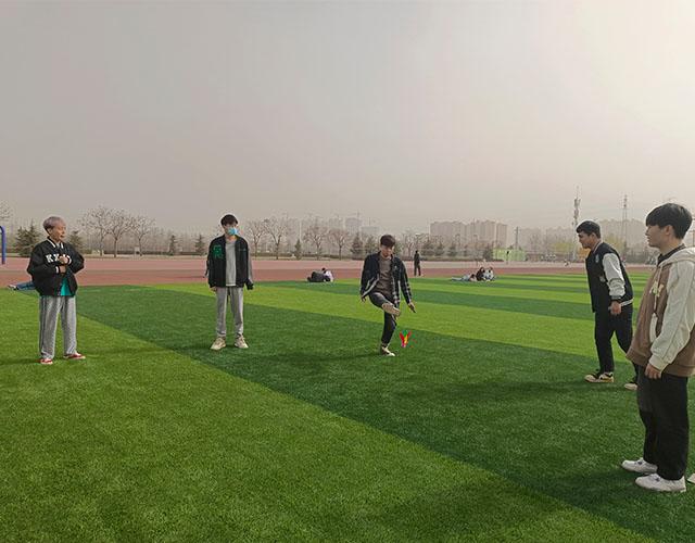 【完满团支部】彩“毽”飞扬 凝聚力量——大数据学院、信息工程学院软件2211班完满团支部活动