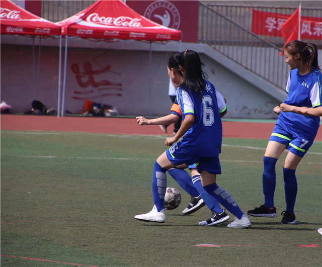 展青春风采 扬体育精神——第六届“青春杯”班级足球联赛