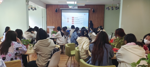 无悔青春 逐梦星河——商务英语学院五月上旬完满团支部活动集锦
