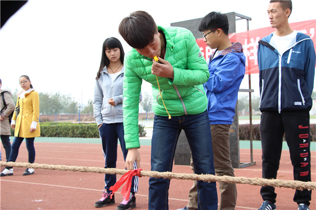 经济管理系第五届拔河比赛圆满落幕