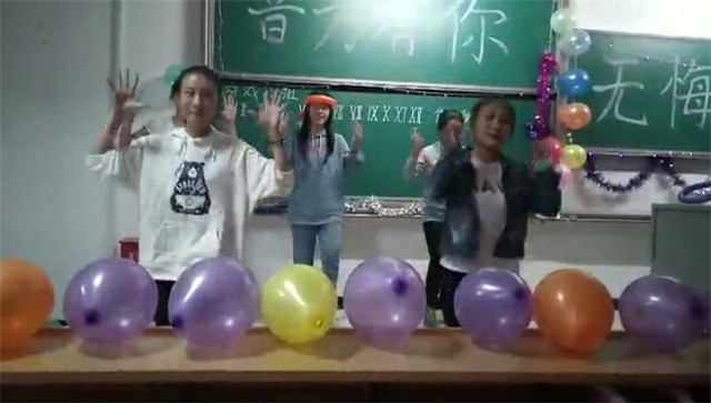 【完满班级】“音”为有你 无悔青春——淬炼商学院举办“艺”动青春主题活动（四十九）