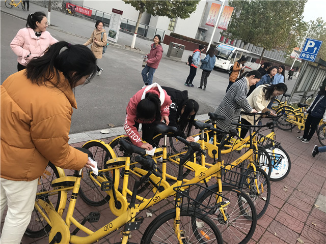 【完满班级】遵“益”心 走“益”路——外国语言文学系11月英语1701、1702、1703班完满班级活动