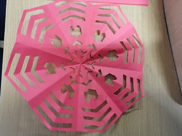 【完满班级】剪写意人生 绘世间百态——淬炼·国际商学院行管2102班完满班级活动