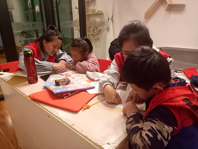 市民课堂第303期:“丢书包计划”在青藤书院正式开讲