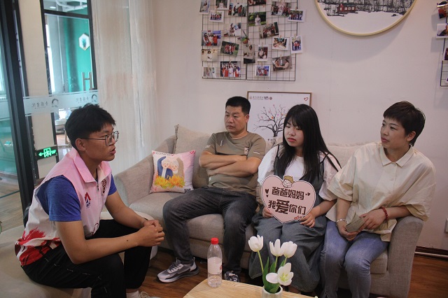 从校服到婚纱 归处仍是你——经济与管理学院“时光爱人”婚纱照圆梦计划第九期
