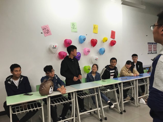 【完满班级】思维炸裂 脑洞大开 巧舌如簧——信工系软件1705班举办完满班级活动“谁是卧底？”