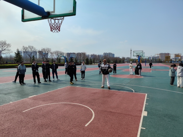 【完满团支部】挑战地心引力 引爆篮球魅力——大数据学院、信息工程学院计科2214班完满团支部活动