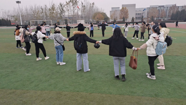 【完满班级】了解中国传统 发扬服务精神——外国语言文学系英语2006班、2007班、经贸2001班完满班级活动