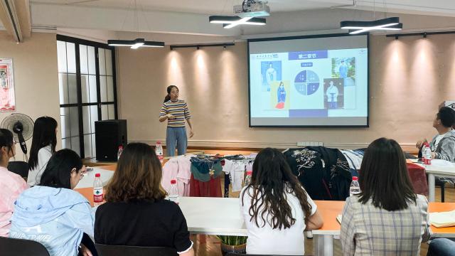 第58期书院说:传统雅韵——衣袂飘 霓裳舞