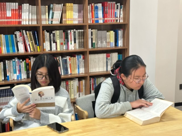 书墨飘香 团结共进——经济与管理学院十月完满团支部纪实(六)