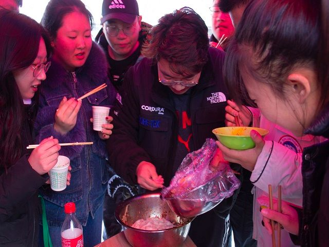品佳酿之甘液 享珍馐之美味——食品与环境学院第二届“舌尖上的诱惑”DIY美食慈善品鉴会