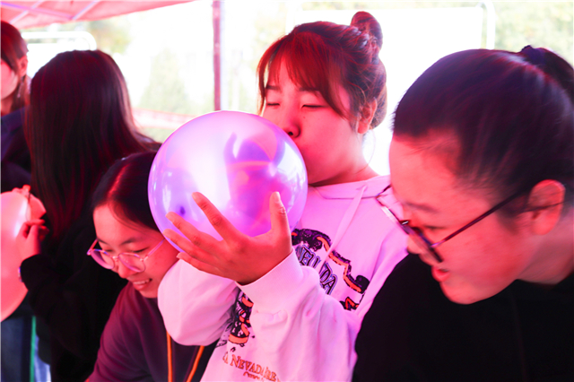 前行第182期：让无意义被“自定义” 寻迹趣味浮生中的“快乐”真谛