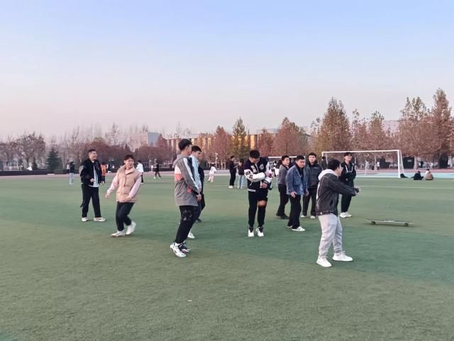 【完满团支部】阳光冬日 打沙包趣味运动——大数据学院、信息工程学院网工2207班（专升本）完满团支部活动