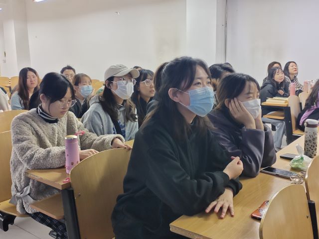 【完满班级】坚定理想信念 安全牢记于心——商务英语学院英语1905班、英语2006班完满班级活动