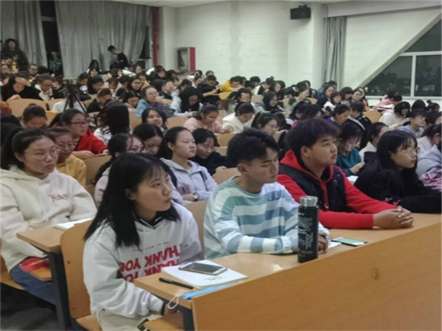 【辅导员说完满】与安全同行 绘就美好生活——外语系2019级辅导员说完满