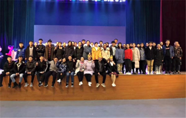 学习标杆•李有情:保持热爱 奔赴山海