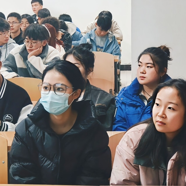 “芯”随你动 智享未来——“智”汇科技 “创”享完满“AI”理论进阶计划