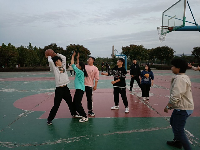 【完满班级】积少成多 汇聚成河——经济与管理学院十月完满班级纪实（九）